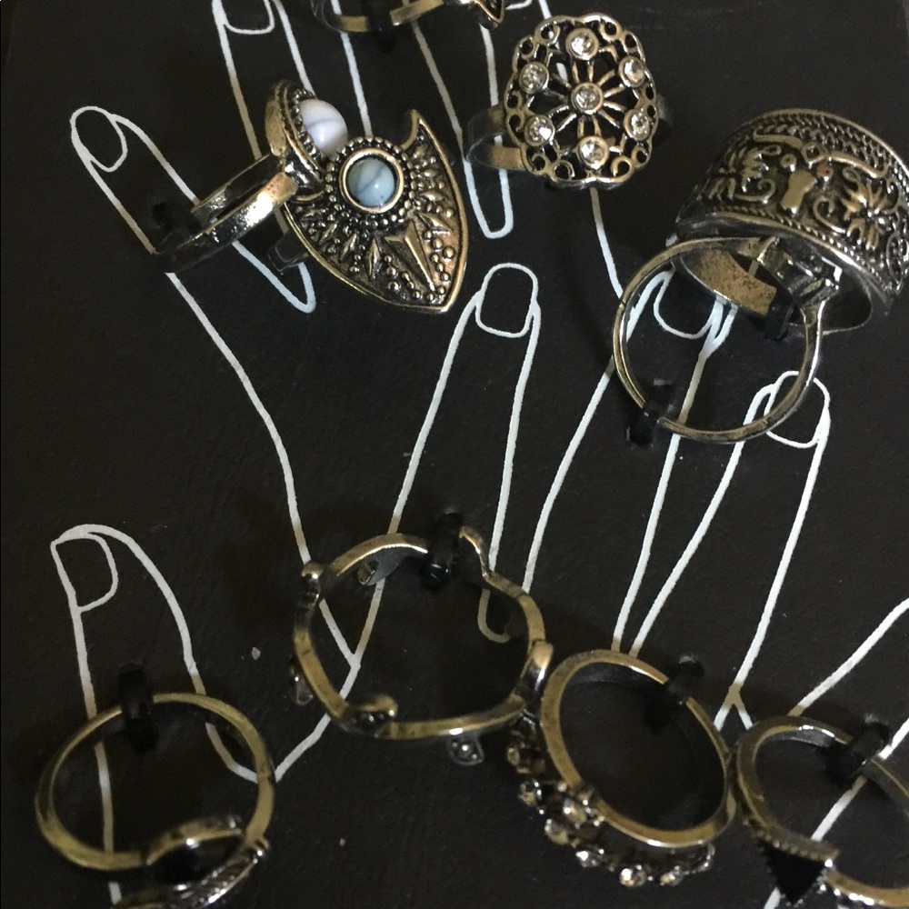 🖤Assorted 10 Piece Ring Set🖤